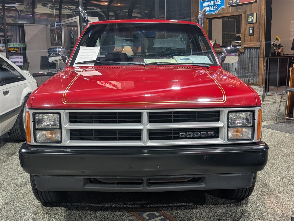 1990 Dodge Dakota 3