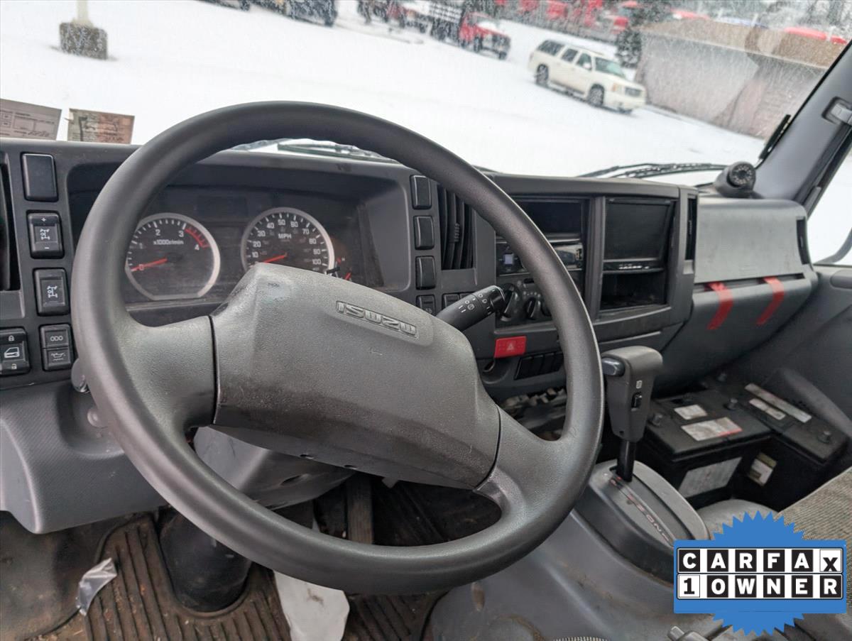 2017 Isuzu NRR DSL REG AT 7