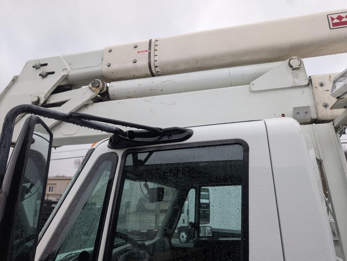 2011 INTERNATIONAL 4000 74