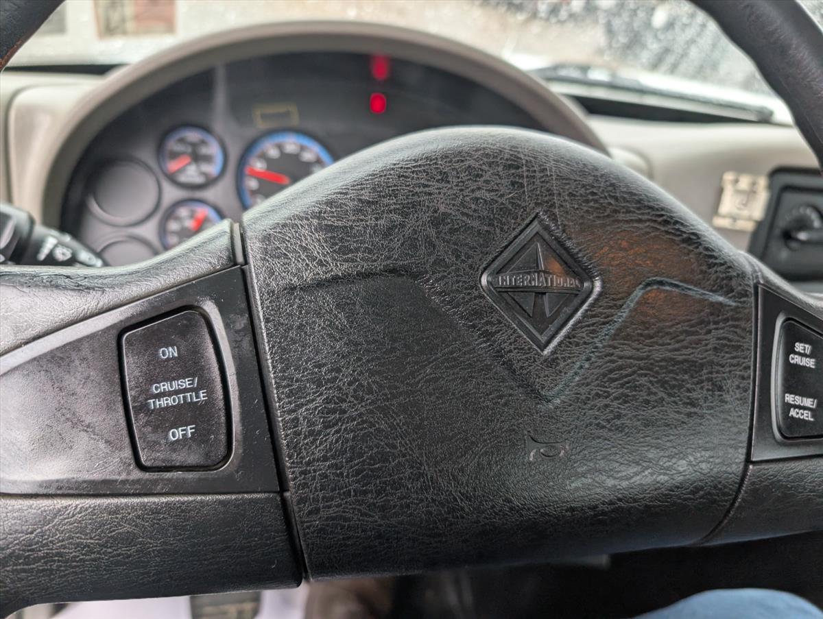 2011 INTERNATIONAL 4000 145