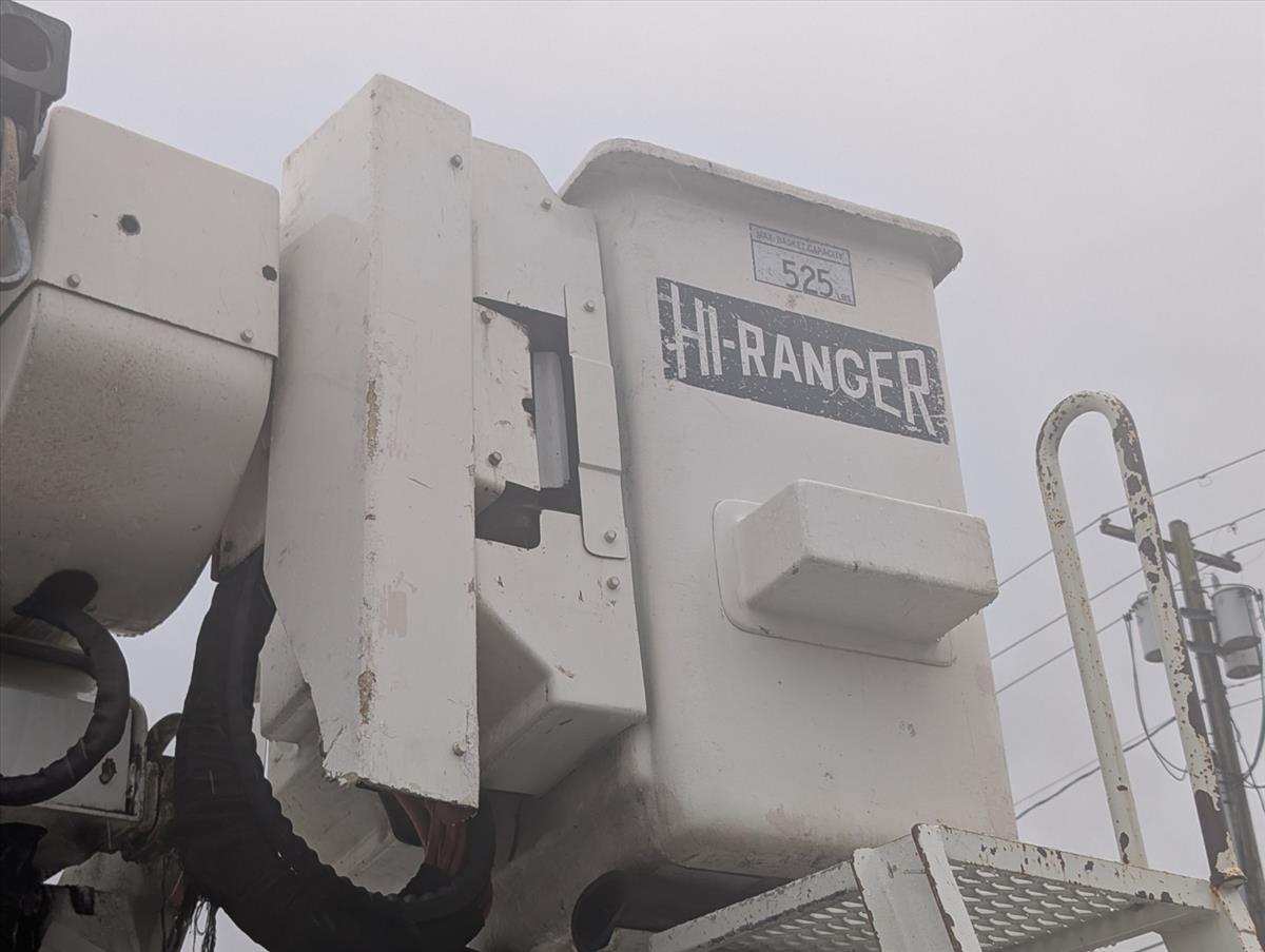 2011 INTERNATIONAL 4000 46