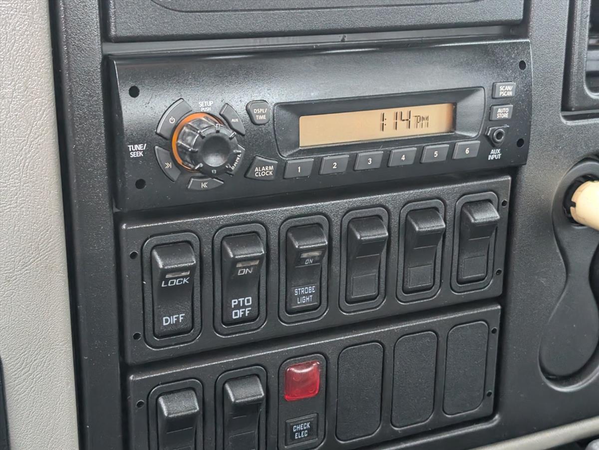 2011 INTERNATIONAL 4000 150