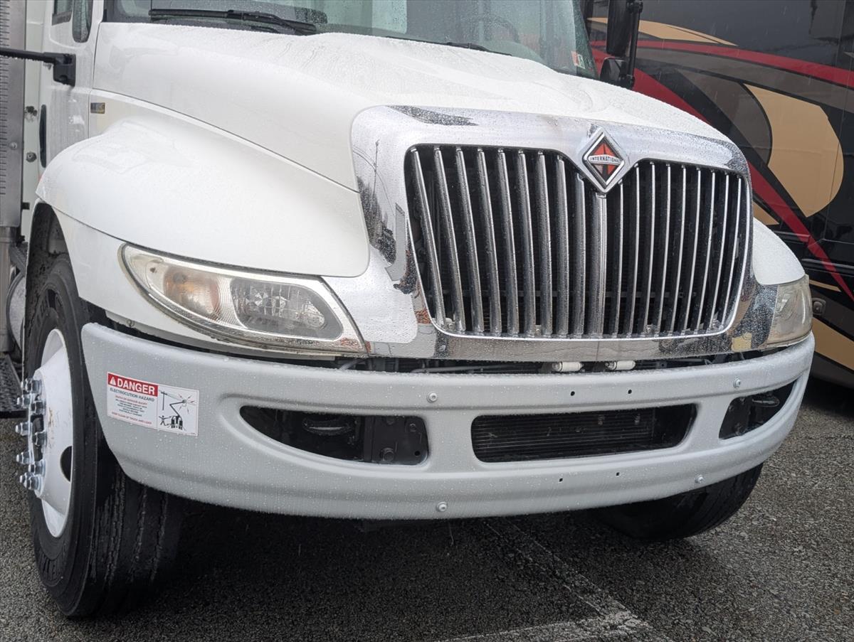 2011 INTERNATIONAL 4000 9