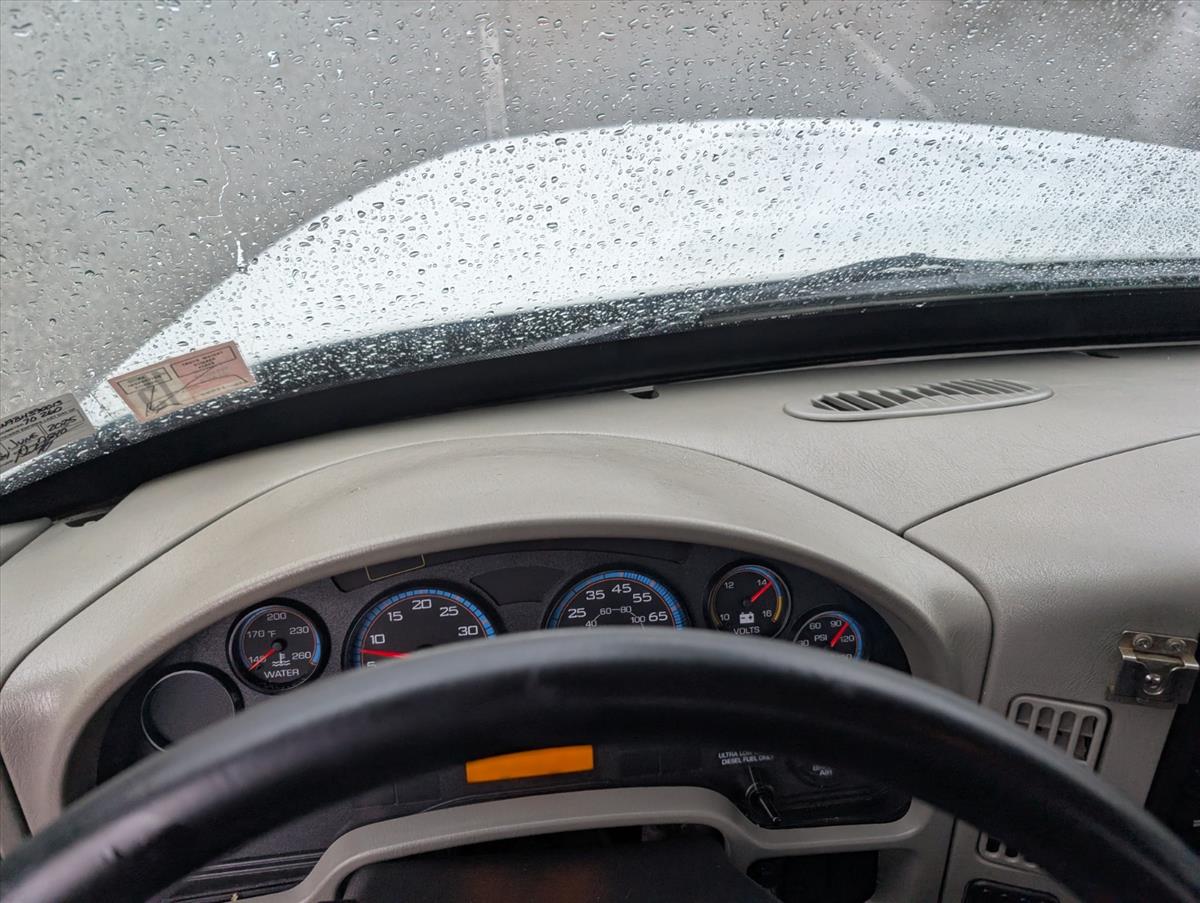 2011 INTERNATIONAL 4000 156