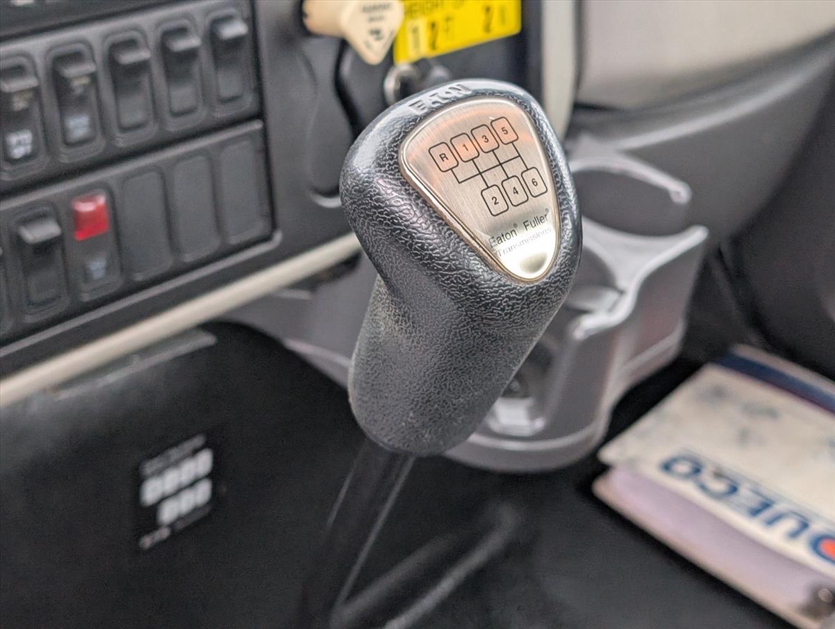 2011 INTERNATIONAL 4000 86