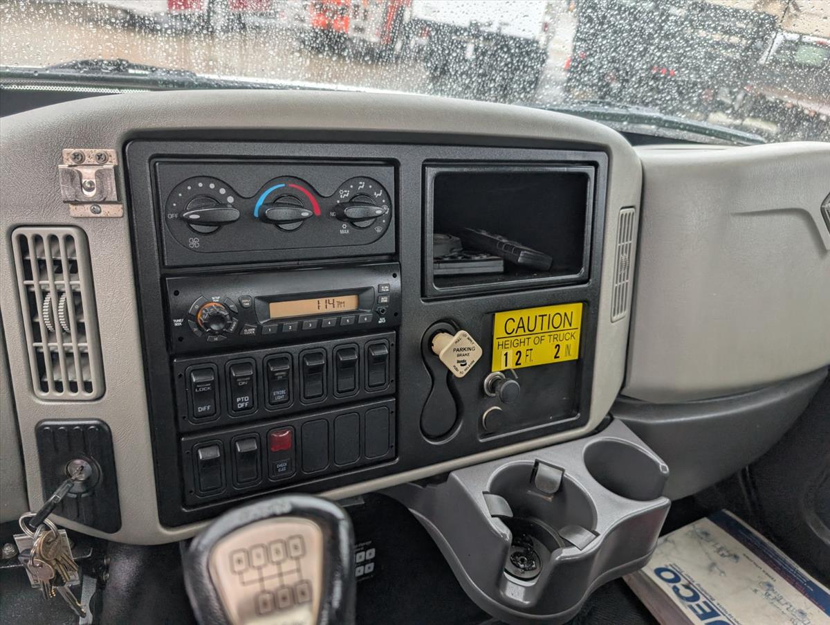 2011 INTERNATIONAL 4000 154