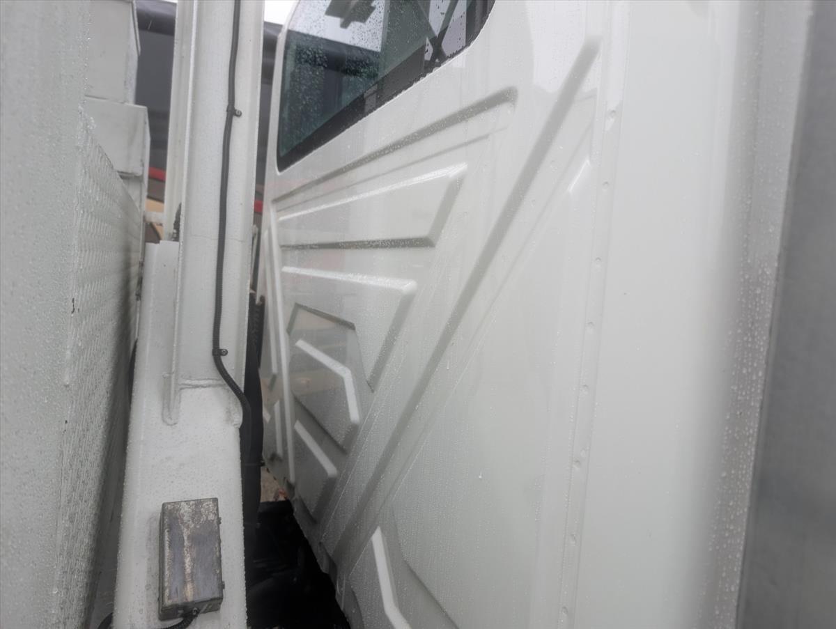 2011 INTERNATIONAL 4000 138