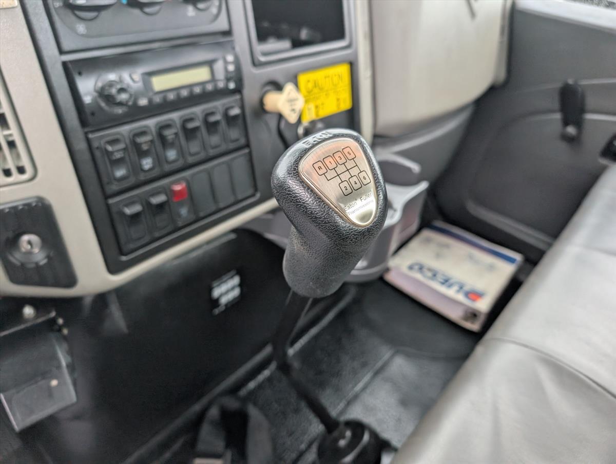 2011 INTERNATIONAL 4000 85
