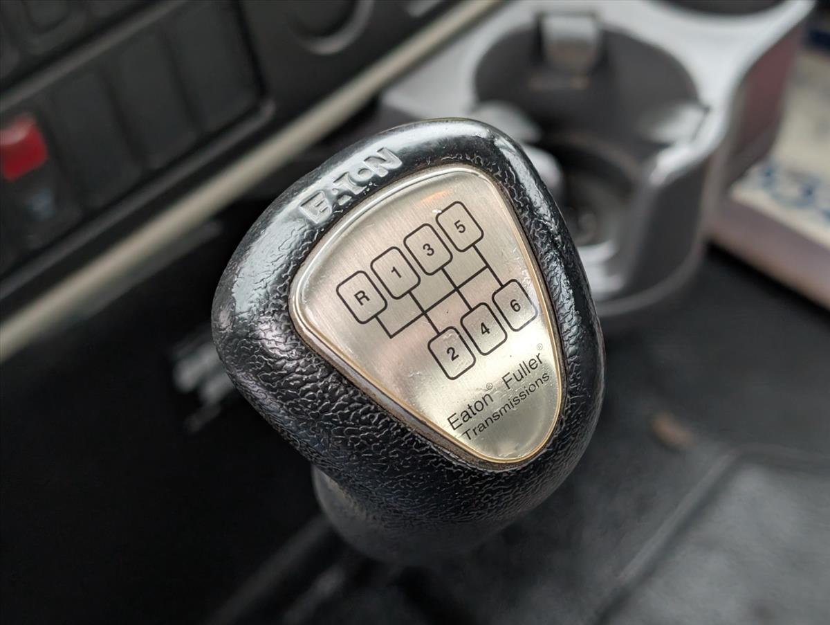 2011 INTERNATIONAL 4000 152