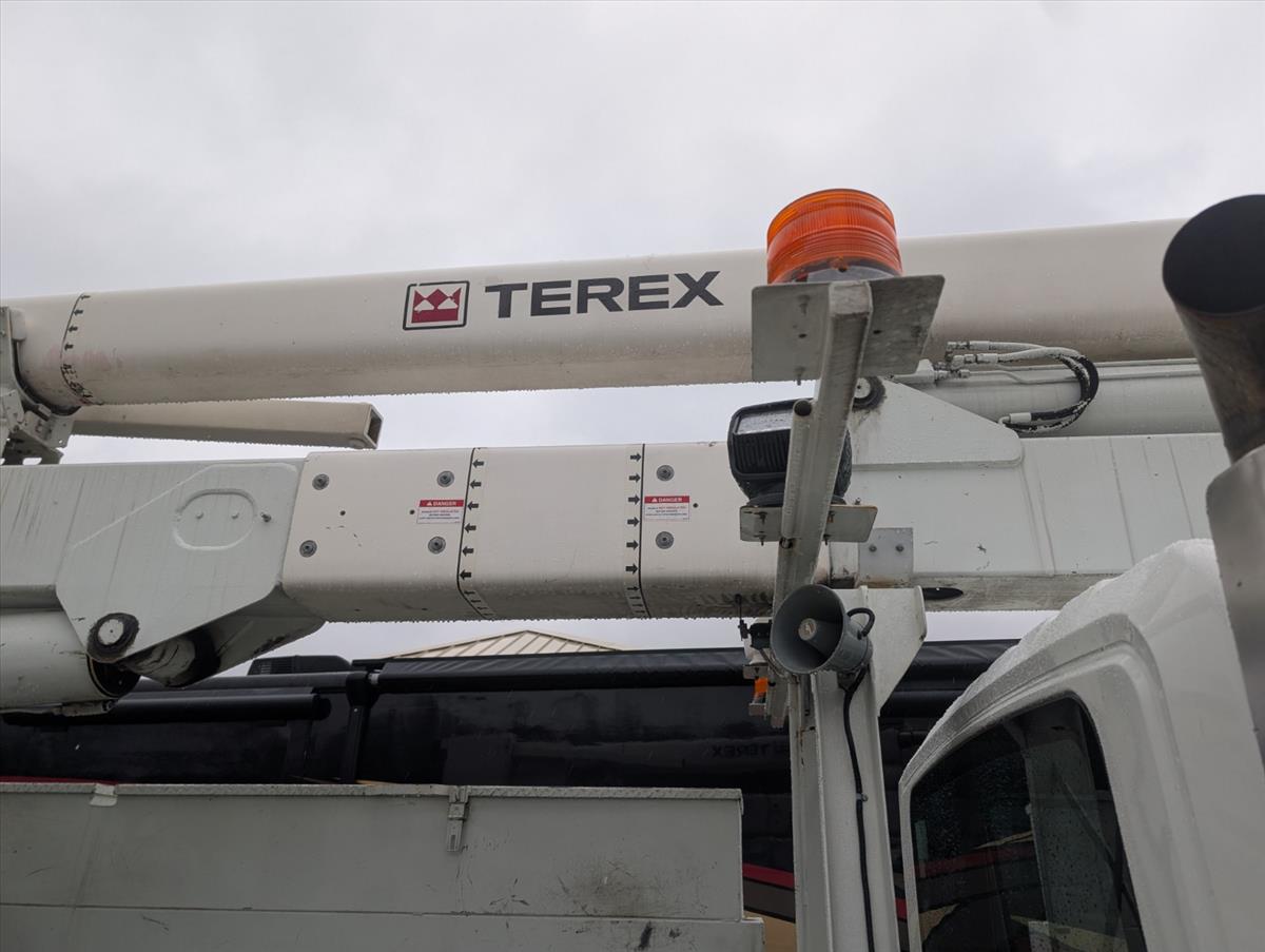 2011 INTERNATIONAL 4000 25