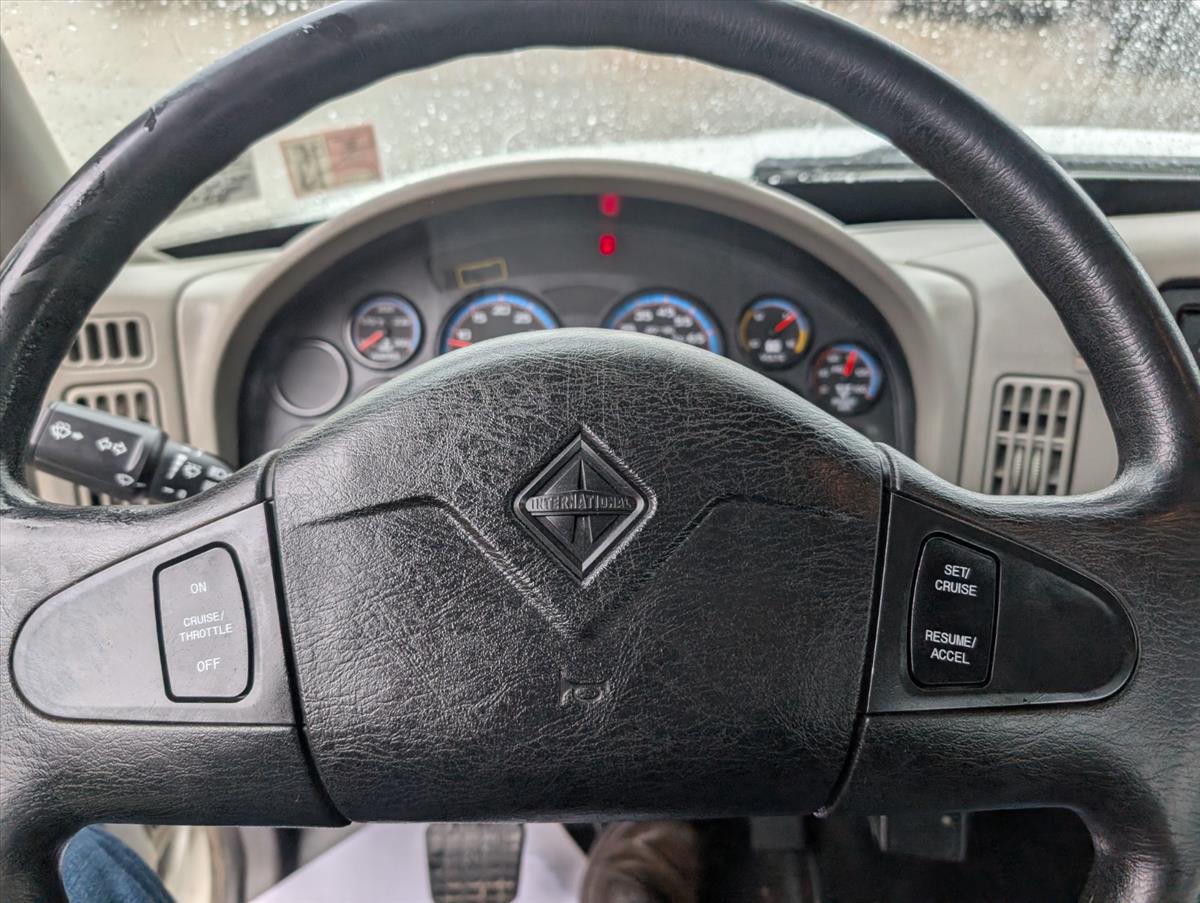2011 INTERNATIONAL 4000 144