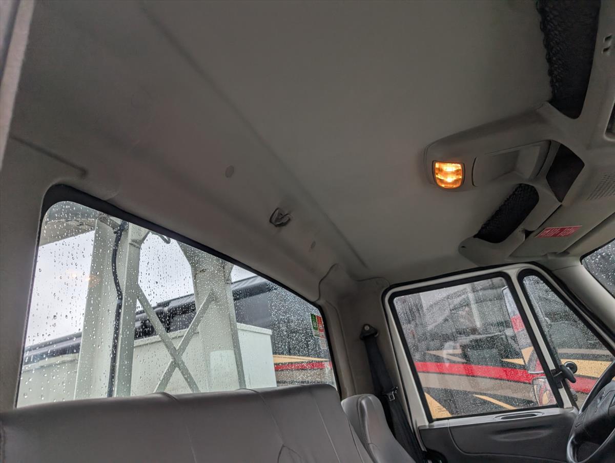2011 INTERNATIONAL 4000 128
