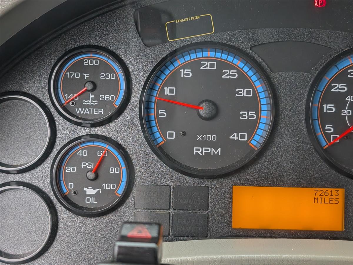 2011 INTERNATIONAL 4000 147