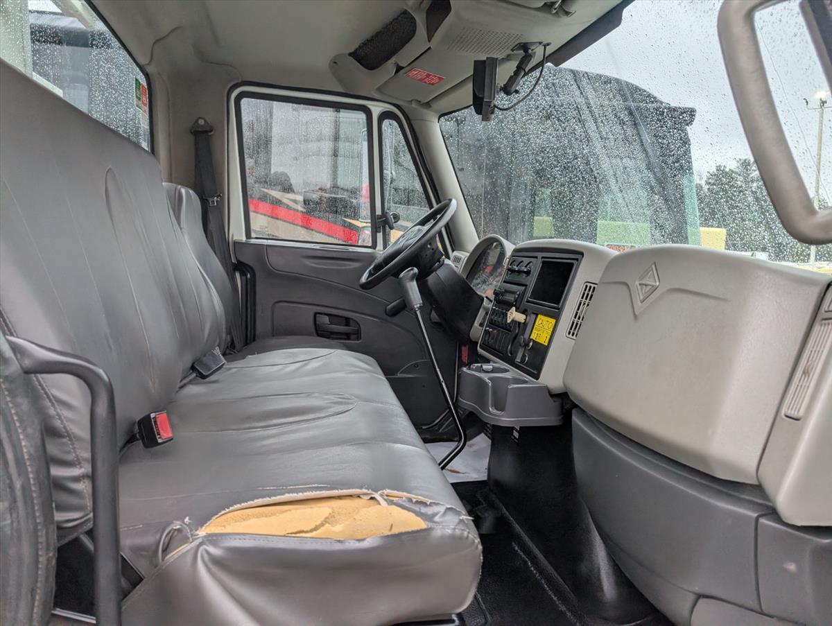 2011 INTERNATIONAL 4000 124