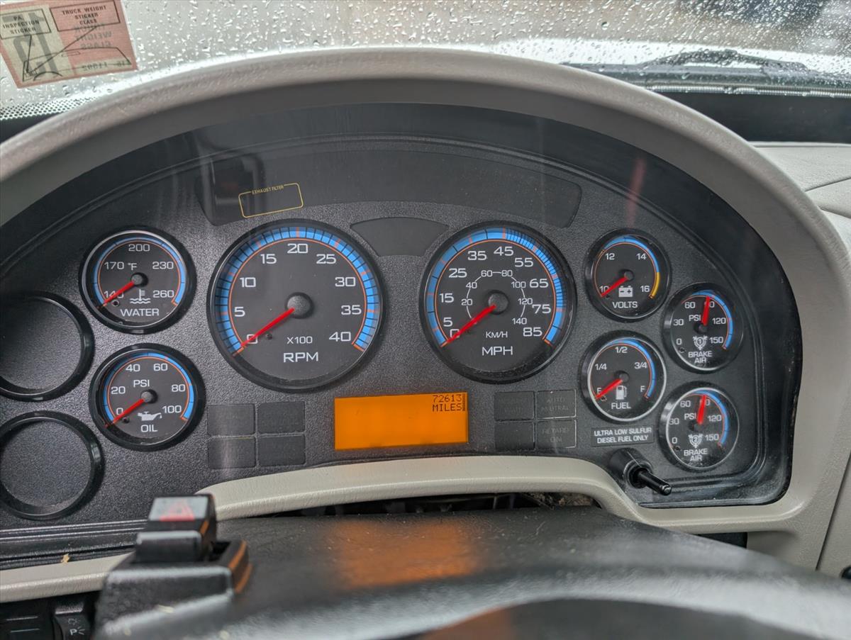 2011 INTERNATIONAL 4000 83