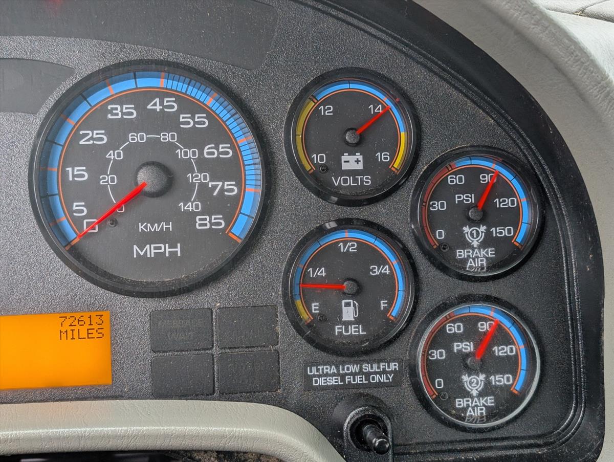 2011 INTERNATIONAL 4000 148