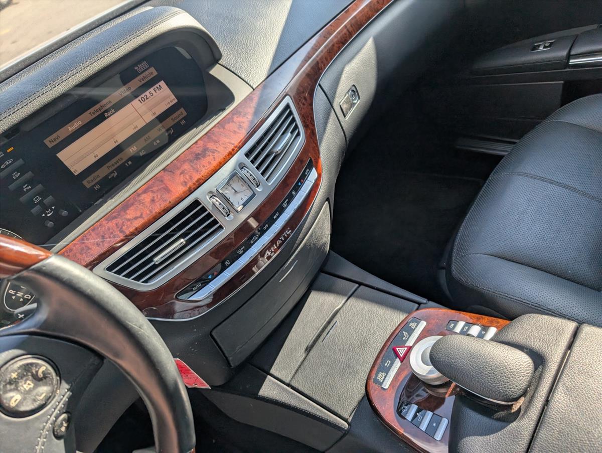 2009 Mercedes-Benz S-Class 49