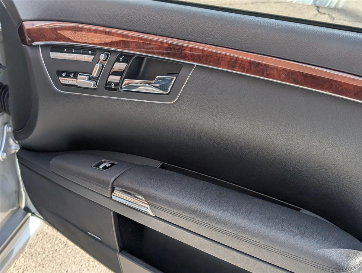 2009 Mercedes-Benz S-Class 71