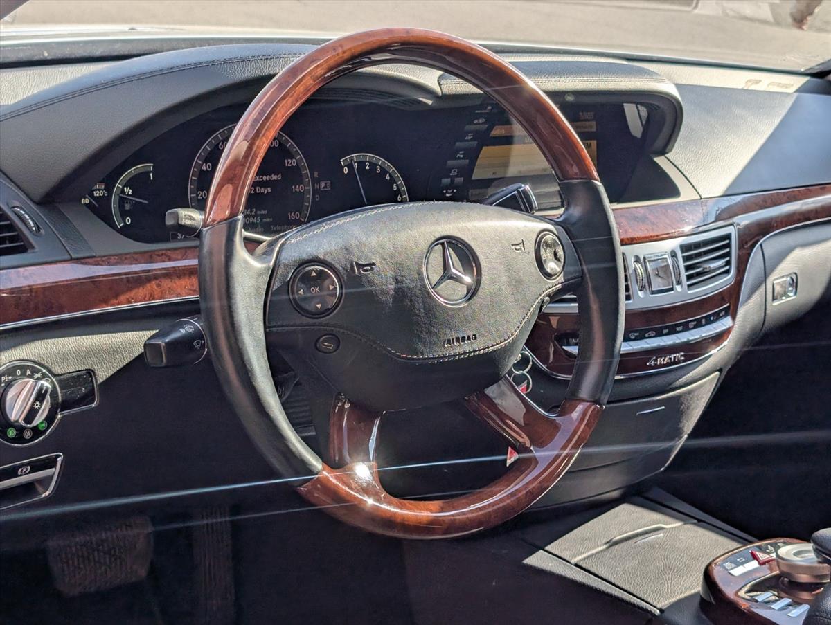 2009 Mercedes-Benz S-Class 38