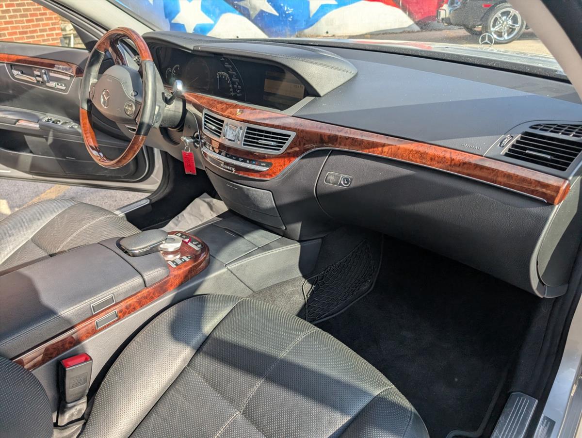 2009 Mercedes-Benz S-Class 69