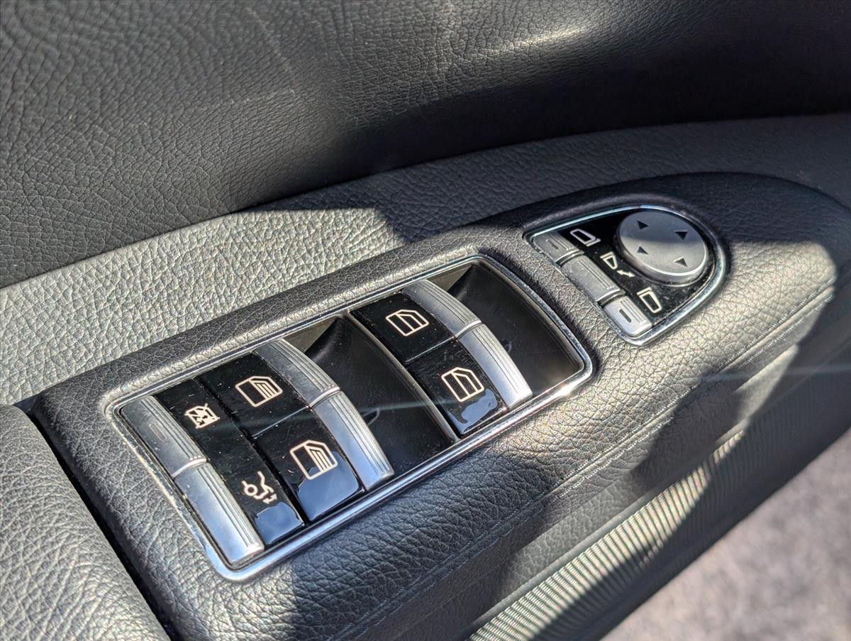 2009 Mercedes-Benz S-Class 42