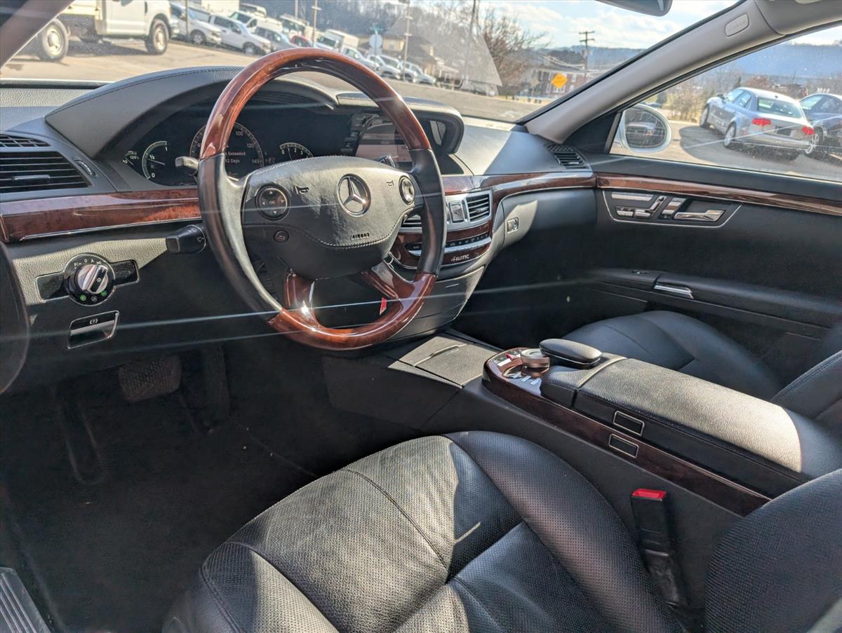2009 Mercedes-Benz S-Class 37