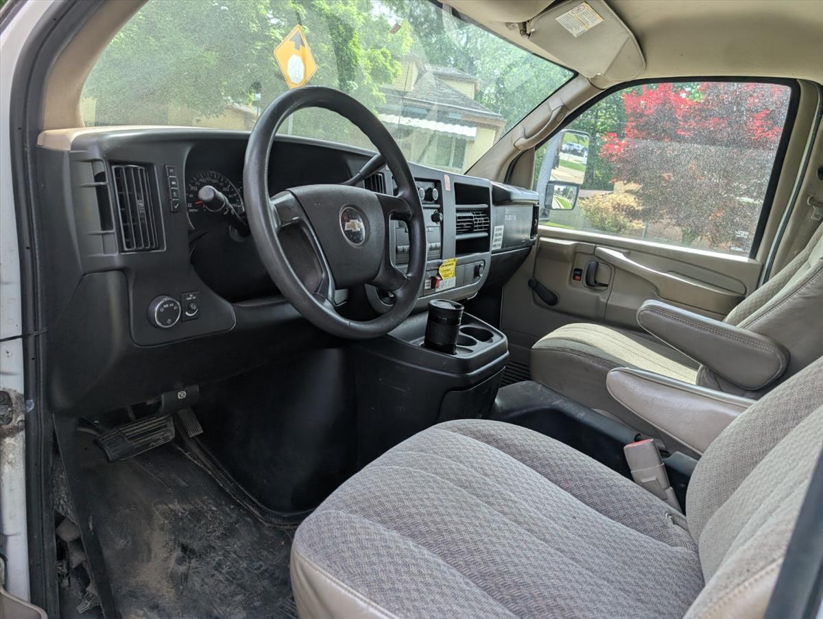 2008 Chevrolet Express Commercial Cutaway 59