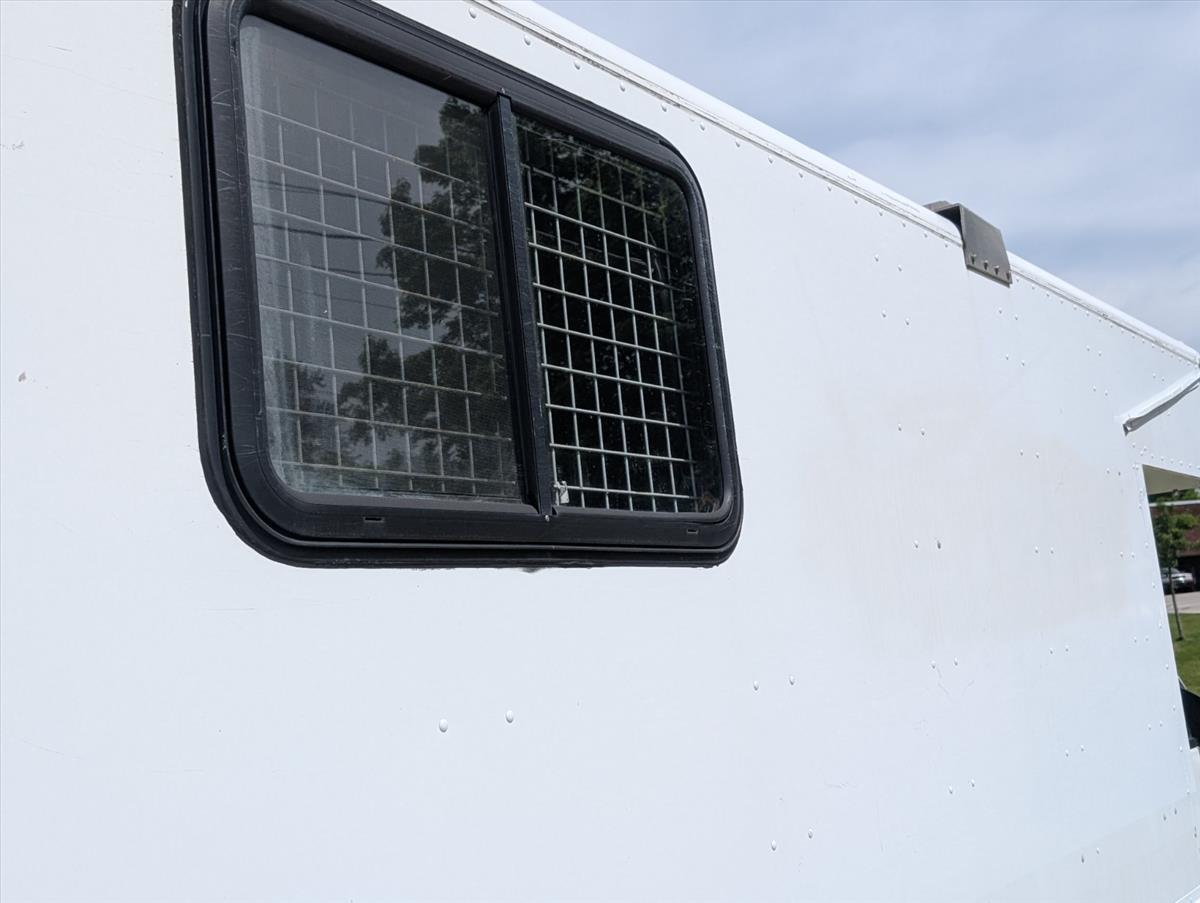 2008 Chevrolet Express Commercial Cutaway 19