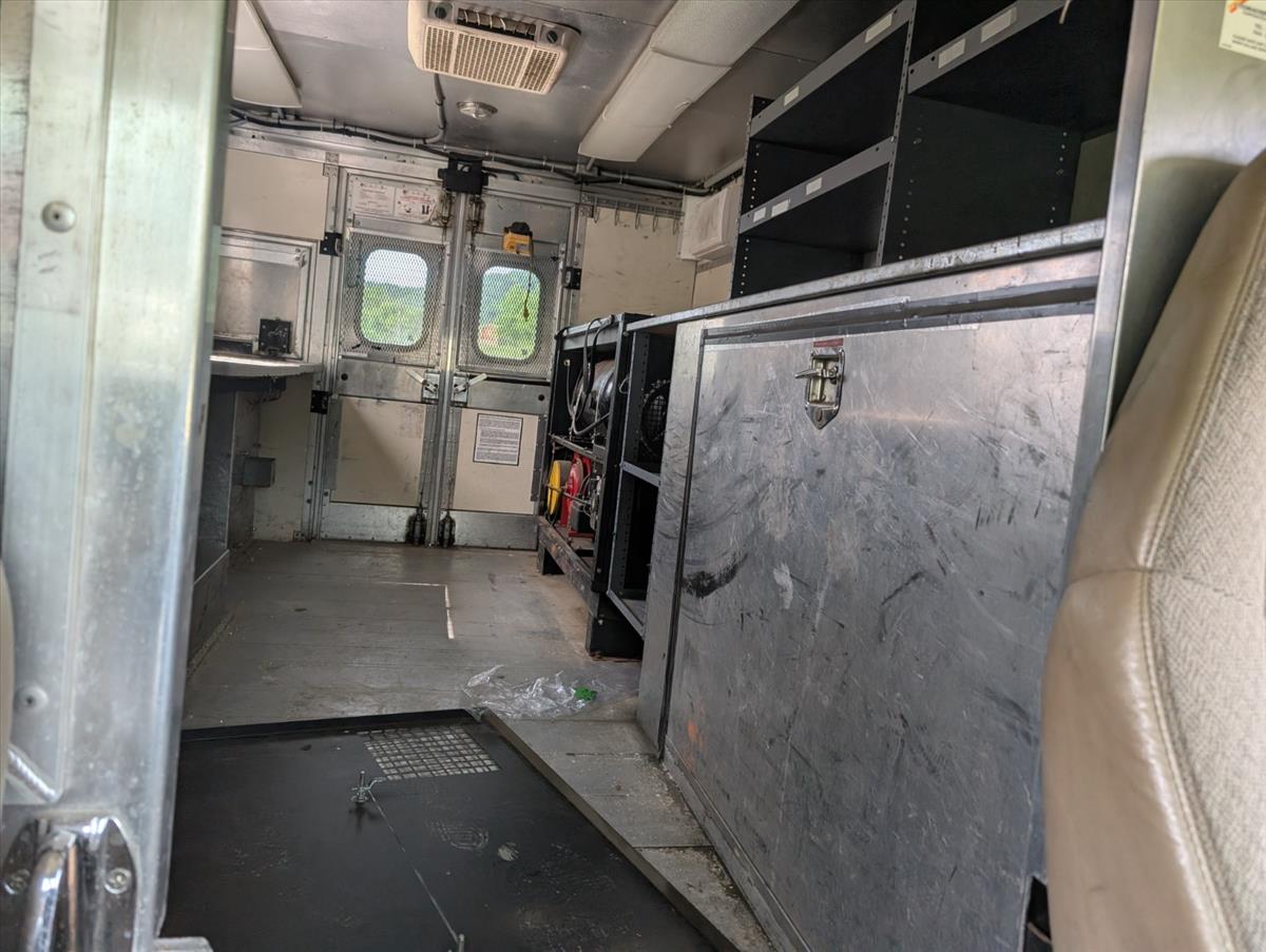 2008 Chevrolet Express Commercial Cutaway 26