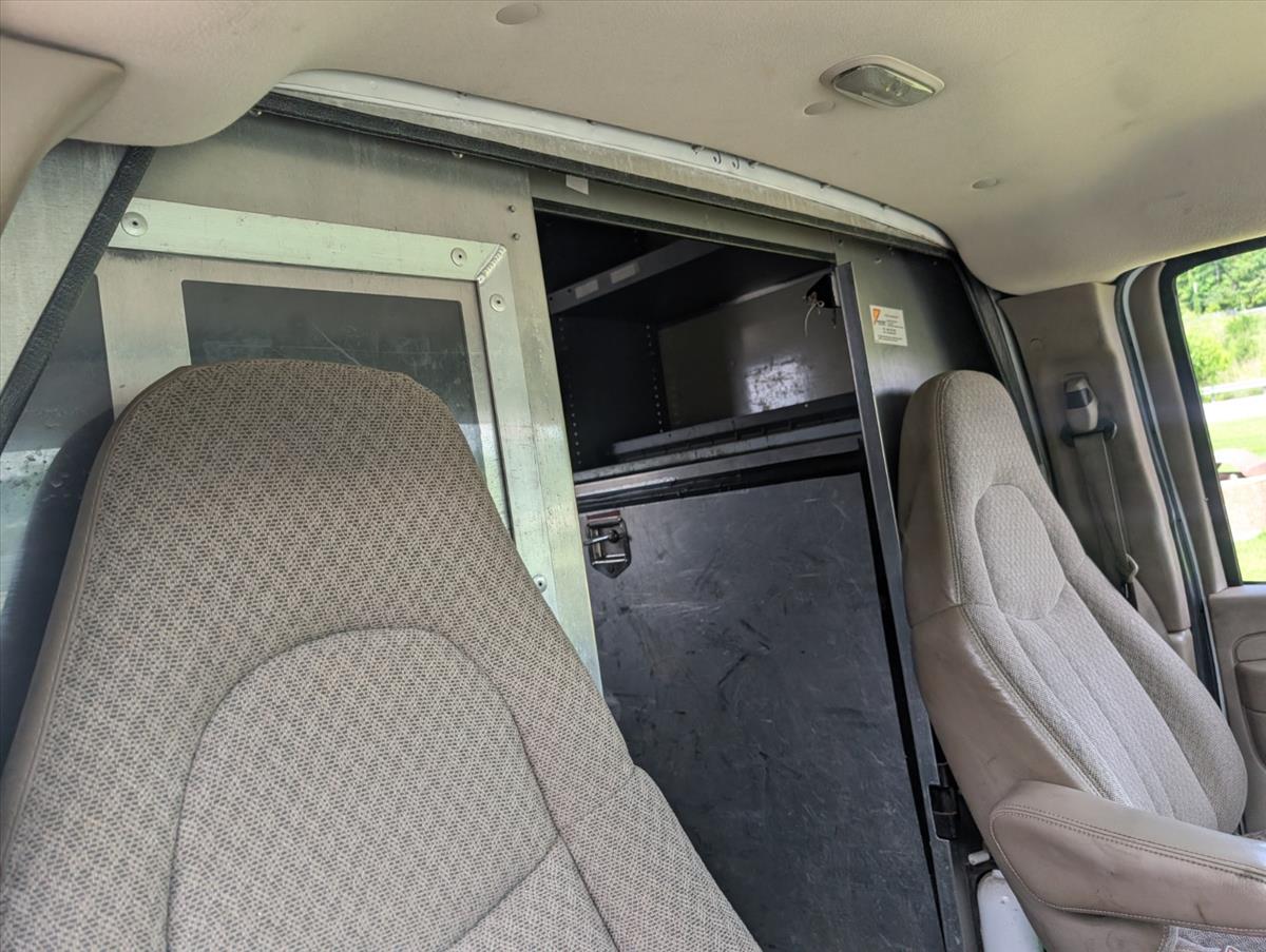 2008 Chevrolet Express Commercial Cutaway 25