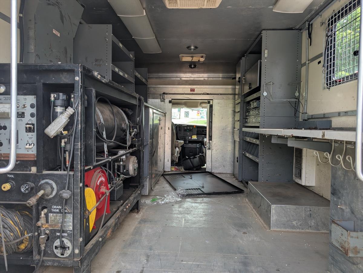2008 Chevrolet Express Commercial Cutaway 33