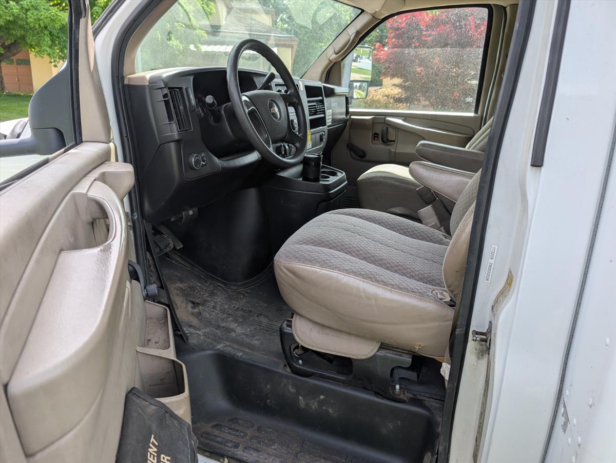 2008 Chevrolet Express Commercial Cutaway 61