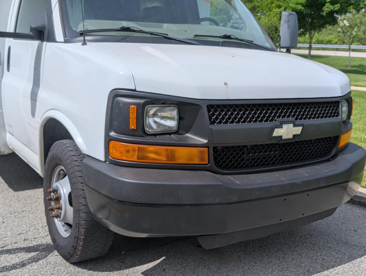 2008 Chevrolet Express Commercial Cutaway 13