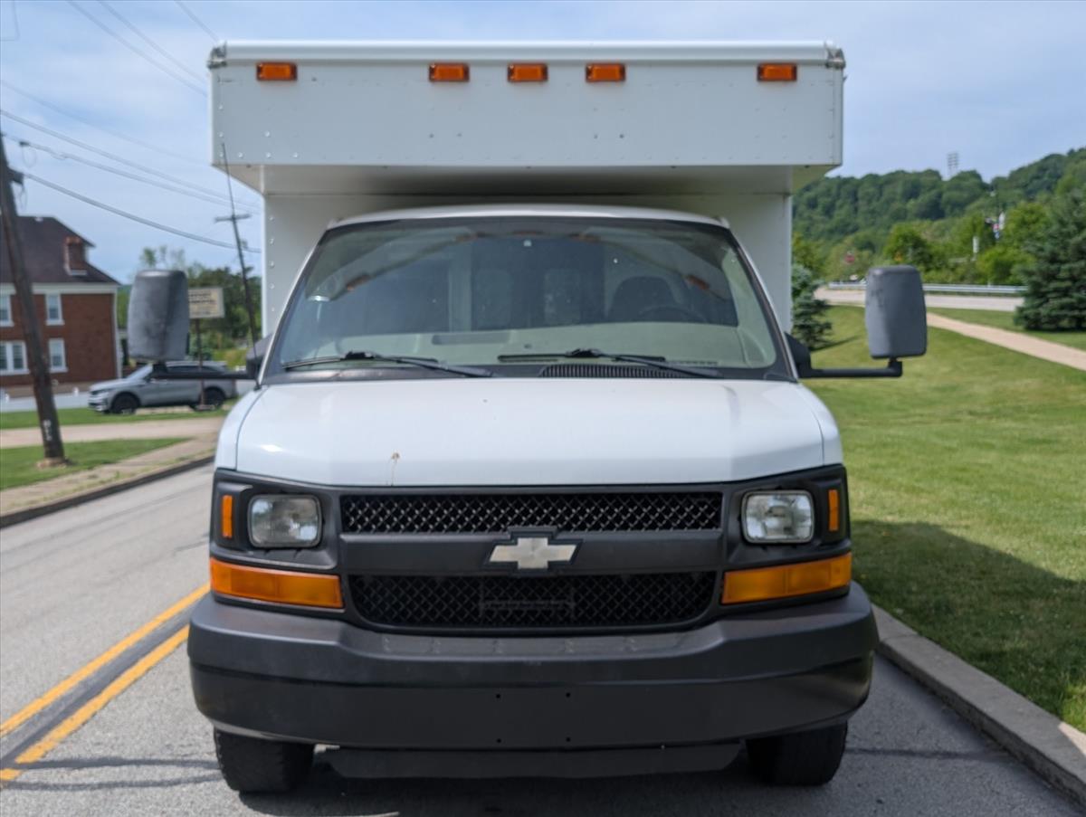 2008 Chevrolet Express Commercial Cutaway 12