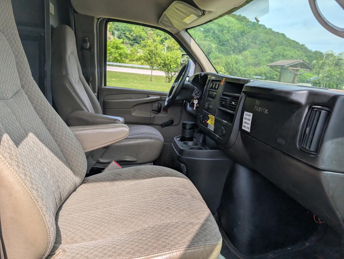2008 Chevrolet Express Commercial Cutaway 23