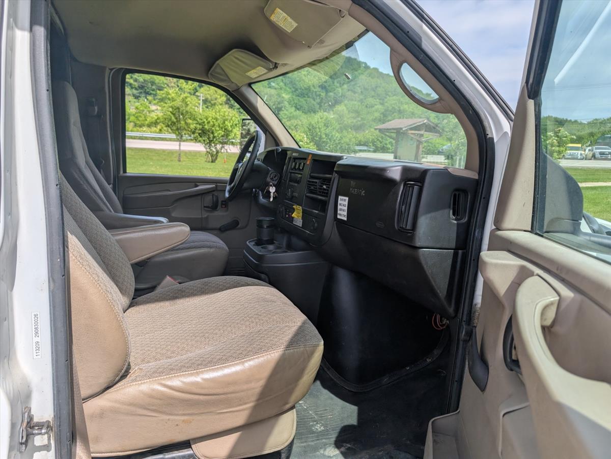2008 Chevrolet Express Commercial Cutaway 22