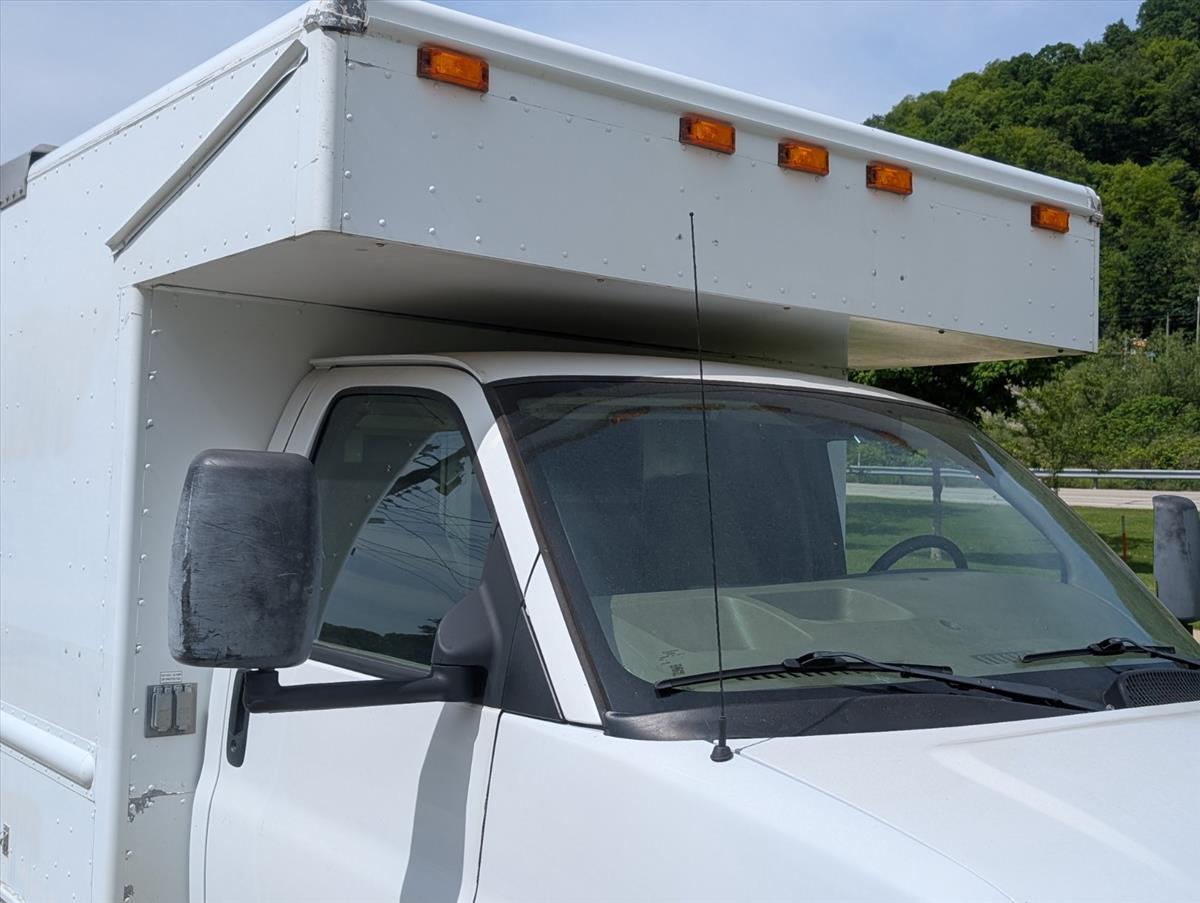 2008 Chevrolet Express Commercial Cutaway 14