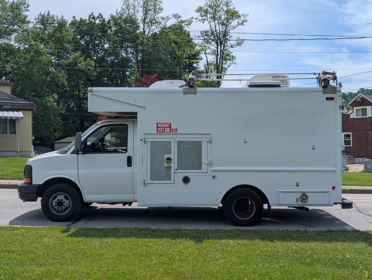 2008 Chevrolet Express Commercial Cutaway 10