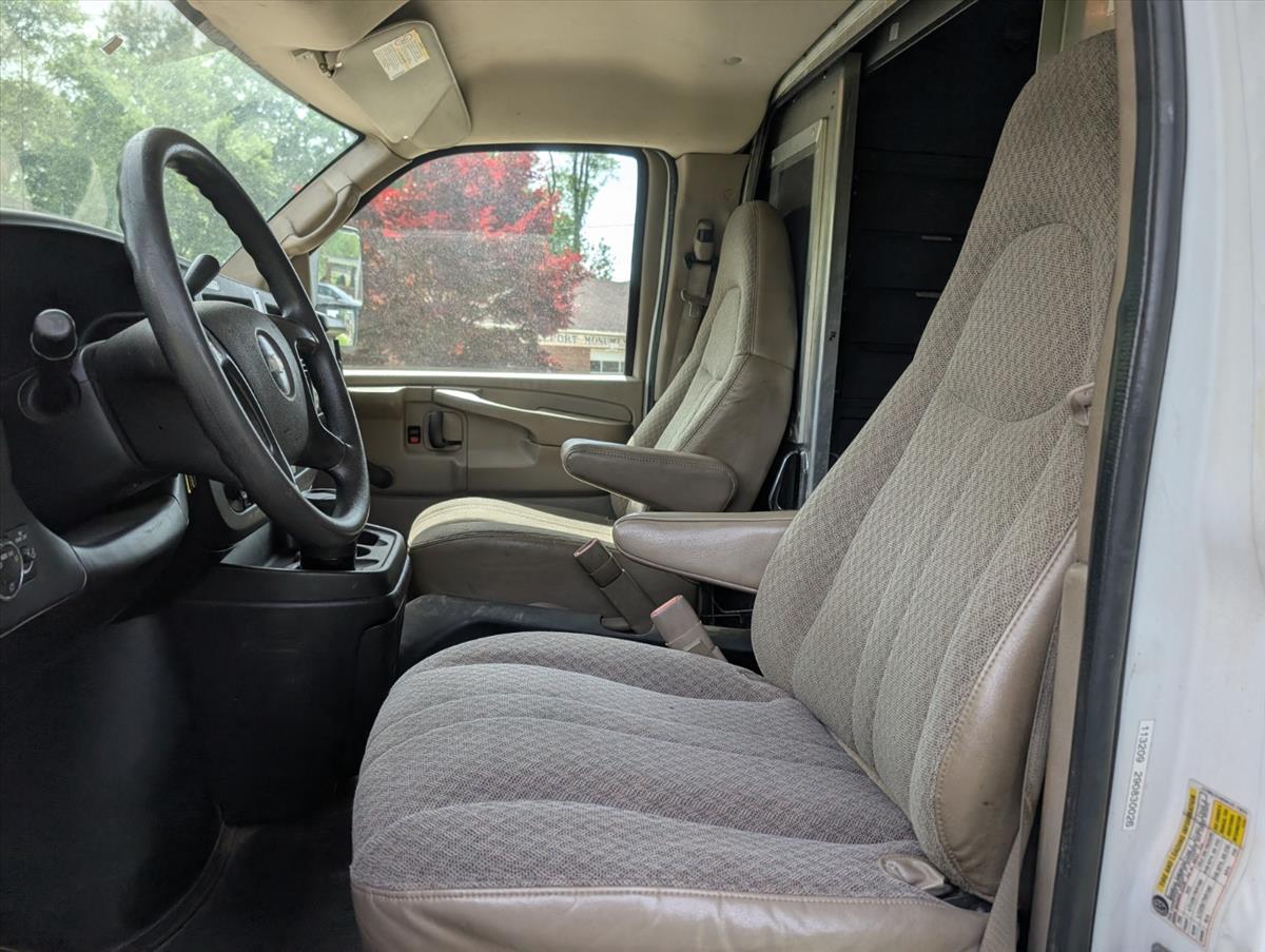 2008 Chevrolet Express Commercial Cutaway 58