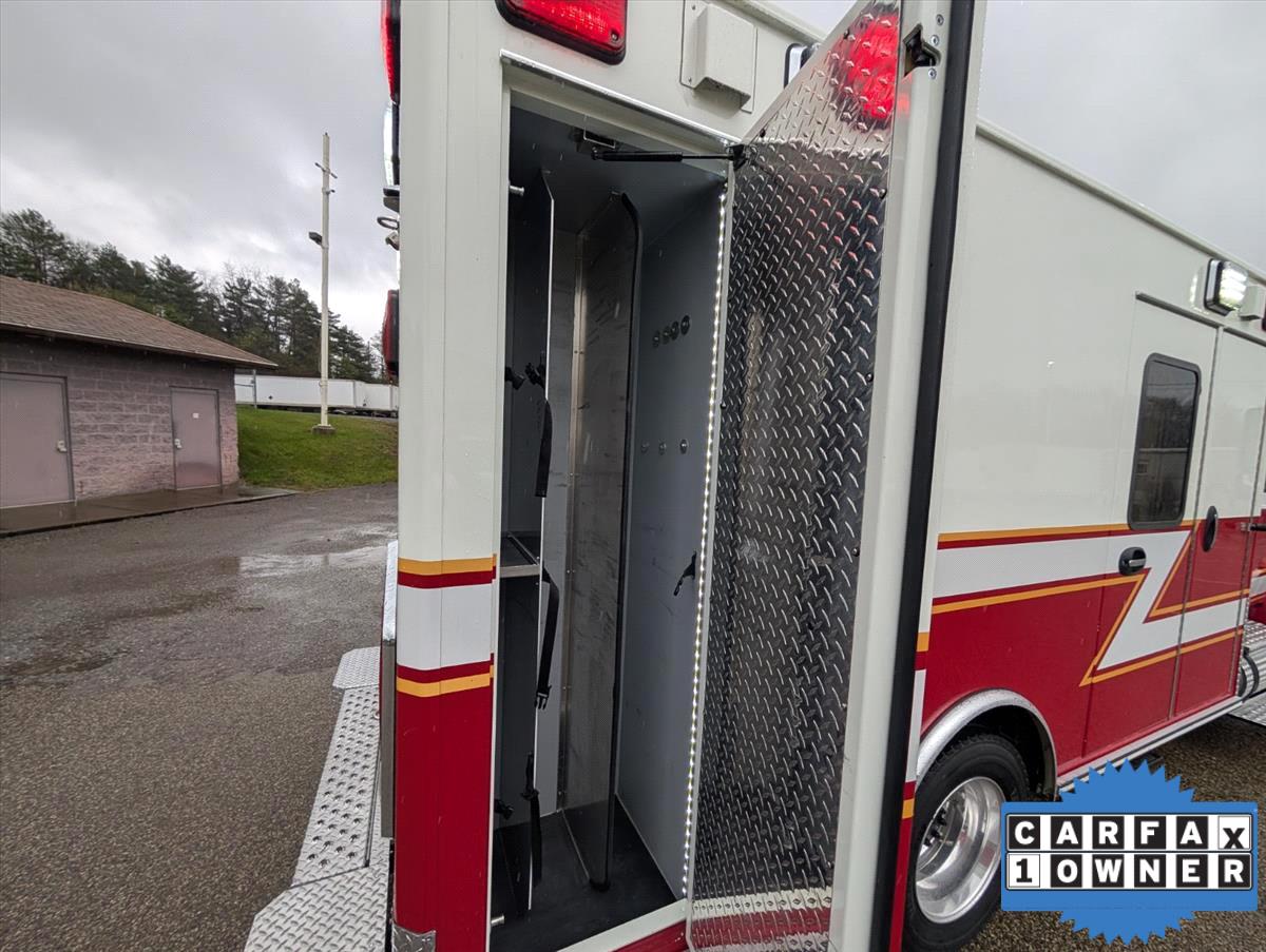 2015 International 4300 122