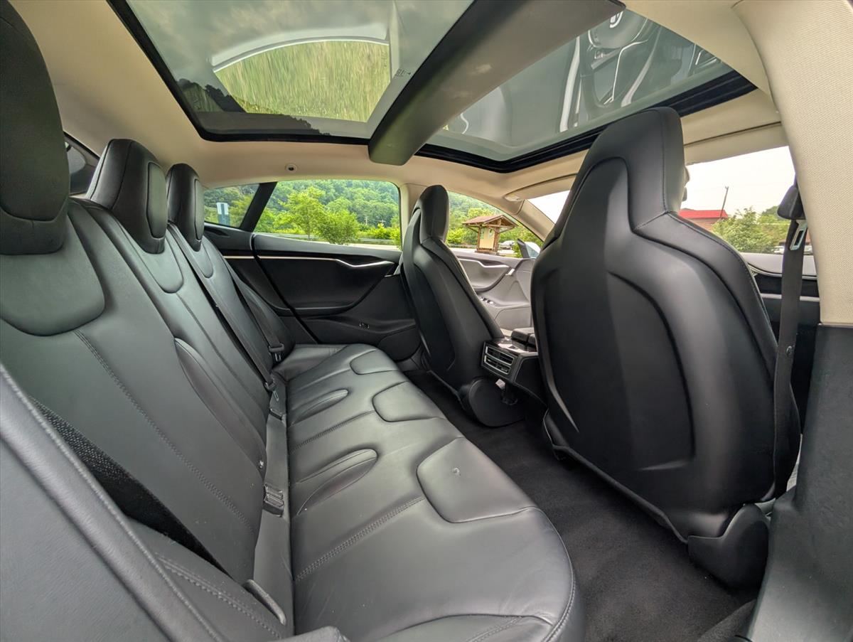 2014 Tesla Model S 51