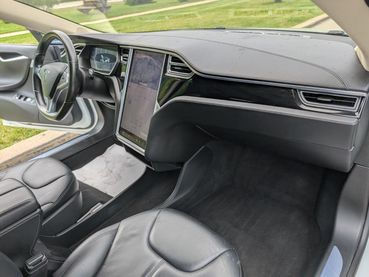 2014 Tesla Model S 58
