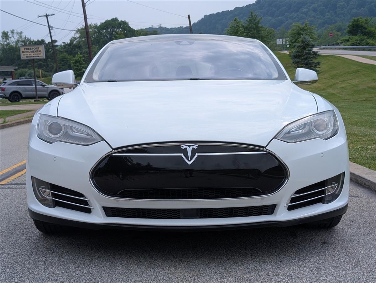 2014 Tesla Model S 15