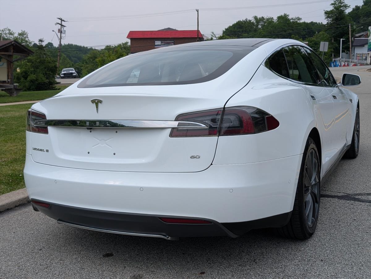 2014 Tesla Model S 9
