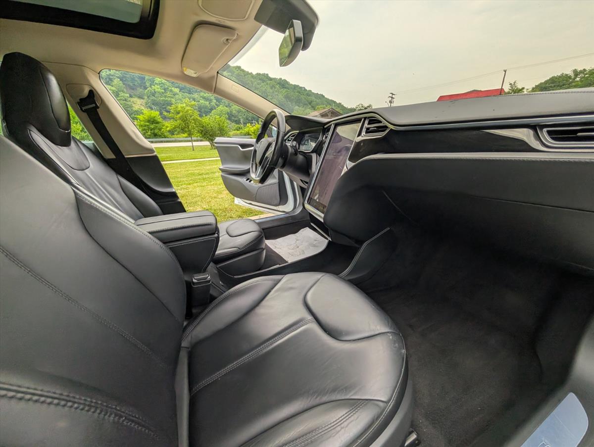 2014 Tesla Model S 56