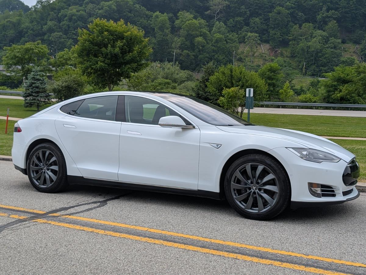 2014 Tesla Model S 6