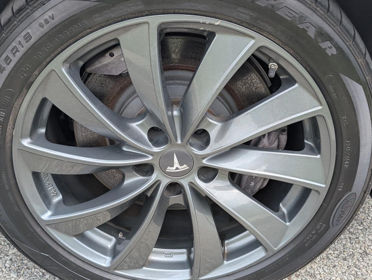 2014 Tesla Model S 31