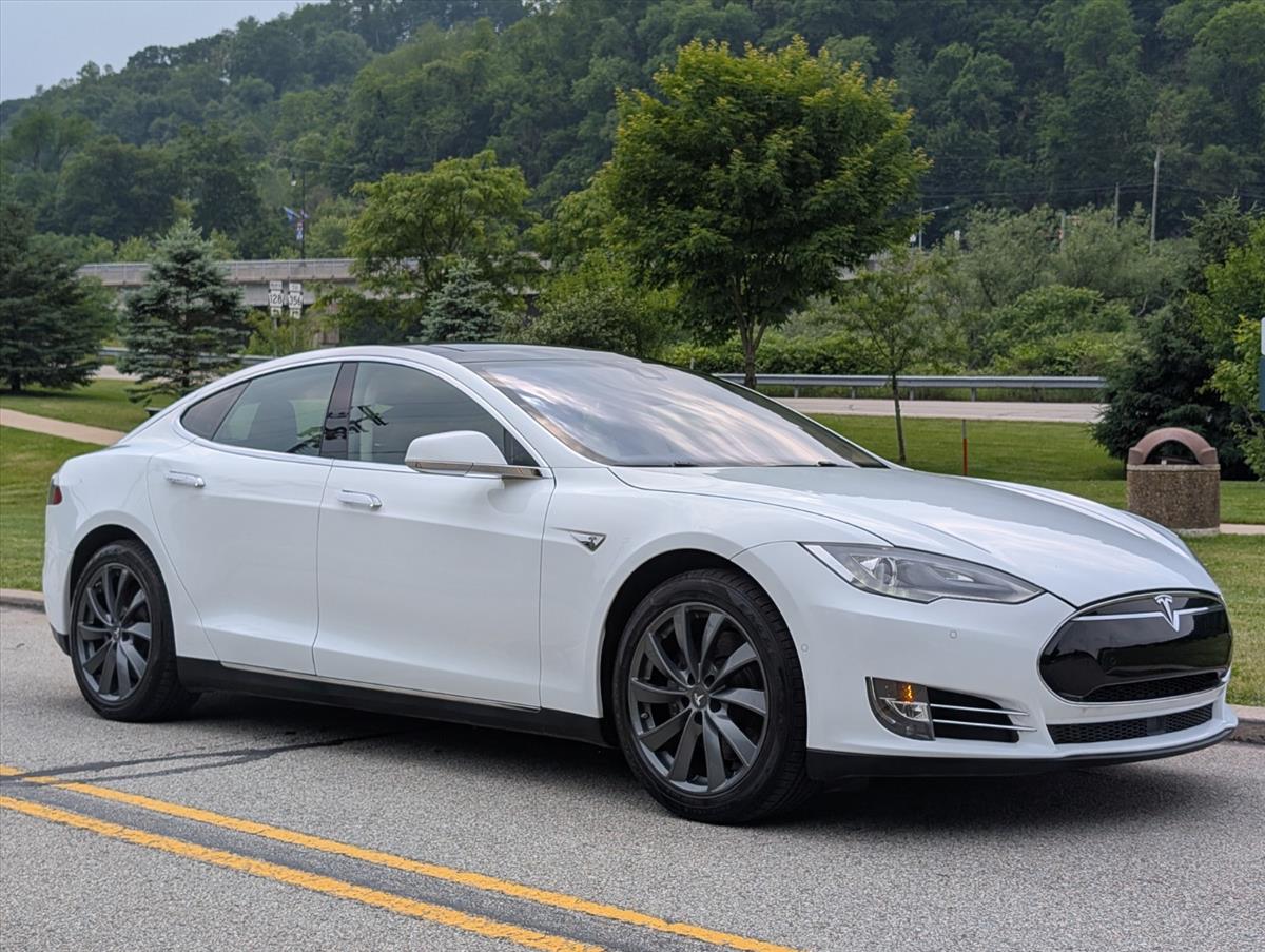 2014 Tesla Model S 1