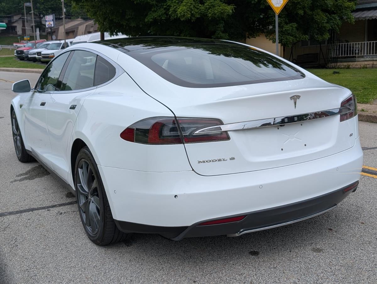 2014 Tesla Model S 11