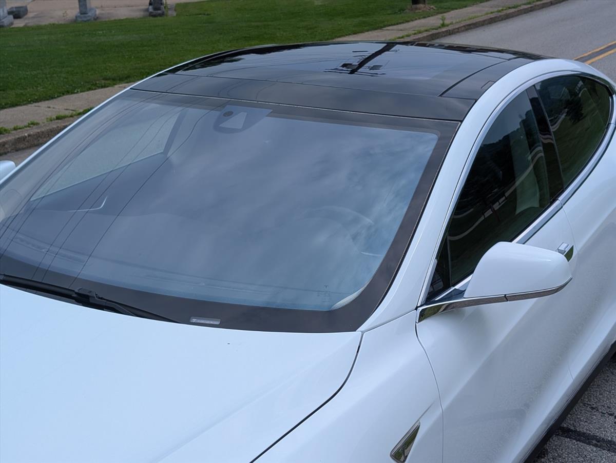 2014 Tesla Model S 35